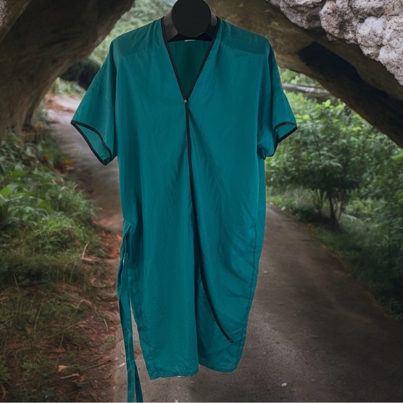 Nylon Robe by André, Style 8101 OS - Picture 8 of 8